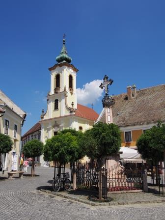 Сентандреја. На слици је главни трг Фо и српска Благовештенска црква